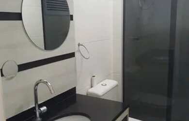 Imagem: O apartamento possui 3 Dormitórios, 1 Banheiro, 2 Vagas na