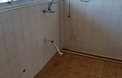 Imagem: O apartamento possui 3 Dormitórios, 1 Banheiro, 1 Vaga na garagem