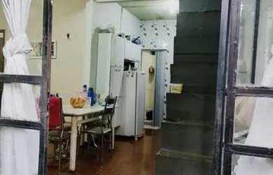 Imagem: A casa possui 3 Dormitórios, 2 Banheiros e está localizado