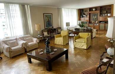 Imagem: O apartamento possui 4 Dormitórios, 4 Banheiros, 3 Vagas na