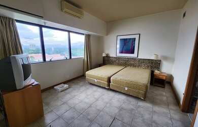 Imagem: O apartamento possui 1 Dormitório, 1 Banheiro, 1 Vaga na garagem