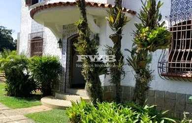 Imagem: A casa em condomínio possui 5 Dormitórios, 5 Banheiros, 1