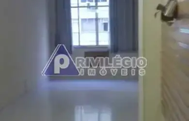 Imagem: A kitnet possui 1 Dormitório, 1 Banheiro, 42m² de Área e