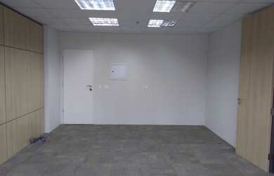 Imagem: O depósito possui 2 Vagas na garagem, 94m² de Área e está