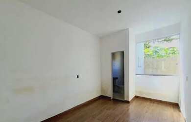 Imagem: A casa possui 2 Dormitórios, 2 Banheiros e está localizado