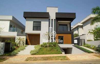 Imagem: A casa em condomínio possui 4 Dormitórios, 5 Banheiros, 5