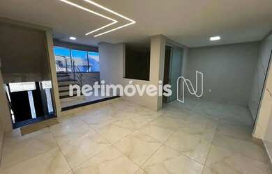 Imagem: A casa possui 2 Dormitórios, 3 Banheiros, 1 Vaga na garagem