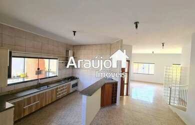 Imagem 4: Casa de 4 Quartos na ARSE 92 906 Sul Em Frente à Praça