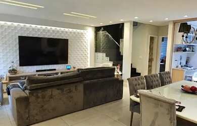 Imagem: A casa em condomínio possui 4 Dormitórios, 2 Banheiros, 2