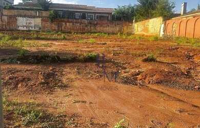 Imagem: O terreno possui 1.000m² de Área e está localizado em Parque