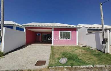 Imagem: A casa em condomínio possui 3 Dormitórios, 1 Banheiro, 2 Vagas