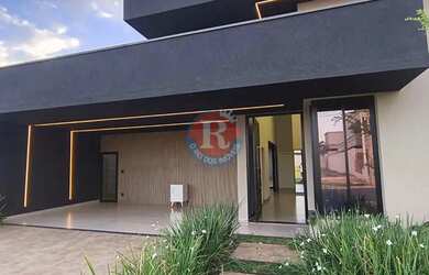 Imagem: A casa em condomínio possui 3 Dormitórios, 4 Banheiros, 2