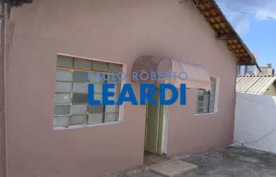 Imagem: A casa possui 2 Dormitórios, 1 Banheiro, 1 Vaga na garagem