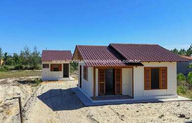 Imagem: A casa possui 2 Dormitórios, 2 Banheiros e 300m² de Área