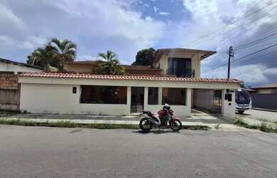 Imagem: Casa Comercial de Esquina 500m² c/ 5 Quartos sendo 3 Suítes