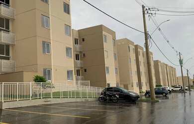 Imagem: O apartamento possui 2 Dormitórios, 1 Banheiro, 1 Vaga na garagem