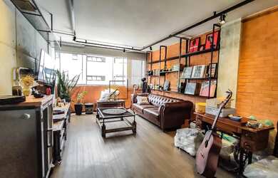 Imagem: O apartamento possui 2 Dormitórios, 2 Banheiros, 1 Vaga na