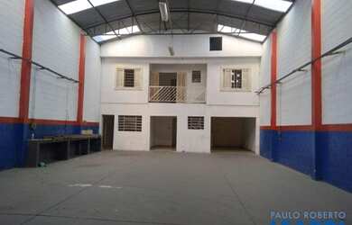 Imagem: O depósito possui 4 Vagas na garagem e 330m² de Área e está
