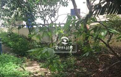 Imagem: A casa possui 4 Dormitórios, 2 Banheiros, 4 Vagas na garagem