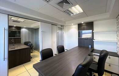 Imagem: O depósito possui 2 Vagas na garagem, 59m² de Área e está