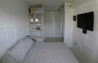 Imagem 5: Apartamento de 3 quartos mais dependência, andar alto, vista área de...