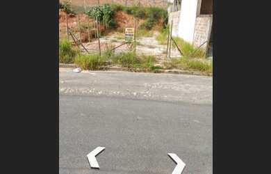 Imagem 1: Vendo meio lote. 100m² de Área