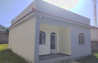 Imagem: A casa possui 2 Dormitórios, 2 Banheiros, 5 Vagas na garagem