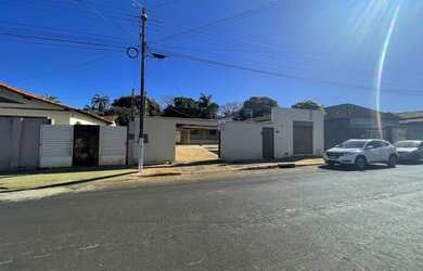 Imagem 2: Casa para aluguel tem 200 metros quadrados com 4 quartos em Setor Central...