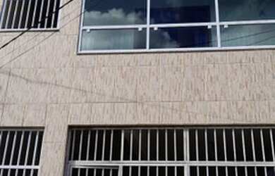 Imagem: A casa possui 3 Dormitórios, 2 Banheiros, 1 Vaga na garagem