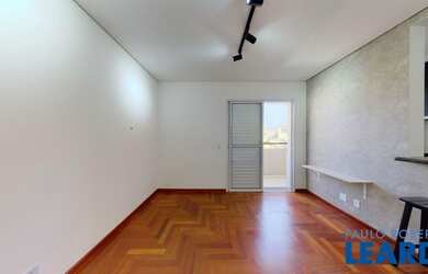 Imagem: O apartamento possui 1 Dormitório, 1 Banheiro, 55m² de Área