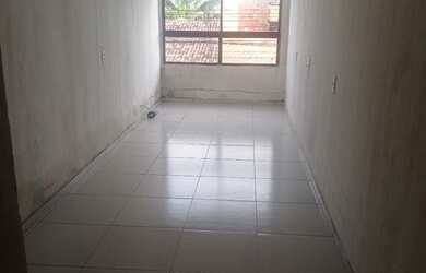 Imagem: A casa possui 2 Dormitórios, 1 Banheiro e está localizado