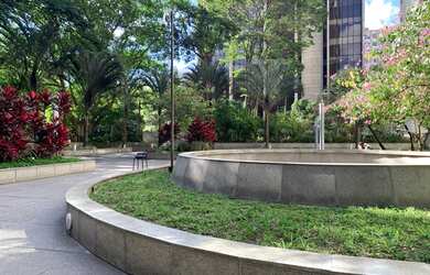 Imagem: O depósito possui 5 Vagas na garagem e 500m² de Área e está