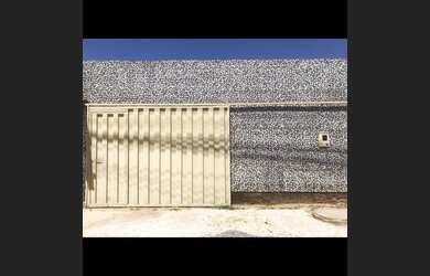 Imagem: A casa possui 2 Dormitórios, 1 Banheiro, 2 Vagas na garagem