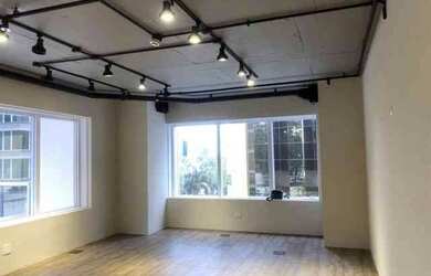 Imagem: O depósito possui 1 Vaga na garagem, 51-0m² de Área e está