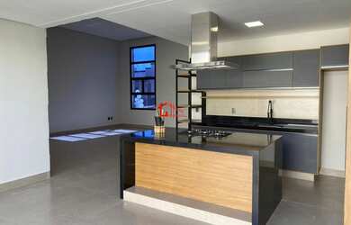 Imagem: A casa em condomínio possui 3 Dormitórios, 4 Banheiros, 4