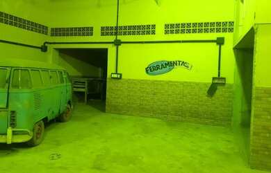 Imagem 4: Galpão com lojas. 600m² de Áreae5 Vagas na garagem