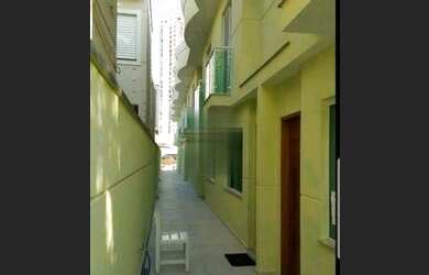 Imagem: A casa em condomínio possui 2 Dormitórios, 3 Banheiros, 2