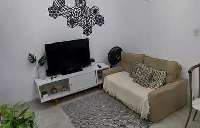 Imagem: A casa possui 1 Dormitório, 1 Banheiro e está localizado