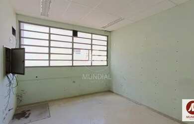 Imagem: O depósito possui 5 Vagas na garagem, 2.300m² de Área e