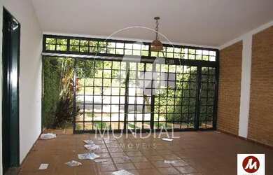 Imagem: O depósito possui 4 Vagas na garagem, 222m² de Área e está