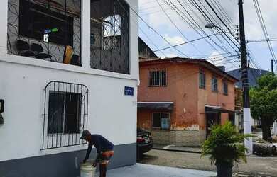 Imagem: A casa possui 2 Dormitórios, 2 Banheiros e está localizado