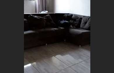 Imagem: A casa possui 3 Dormitórios, 1 Banheiro, 5 Vagas na garagem