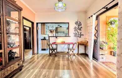 Imagem: A casa possui 2 Dormitórios, 2 Banheiros, 2 Vagas na garagem