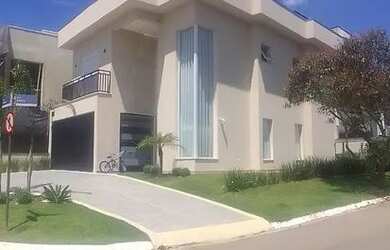 Imagem: A casa em condomínio possui 3 Dormitórios, 4 Banheiros, 4