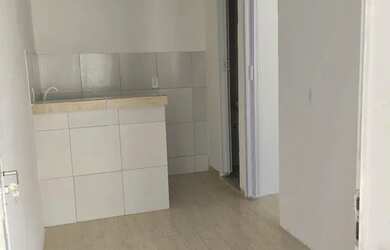 Imagem: A casa possui 1 Dormitório, 1 Banheiro e está localizado