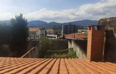 Imagem 6: Sobrado maravilhoso com trio caipira, salão de festas e quintal gramado