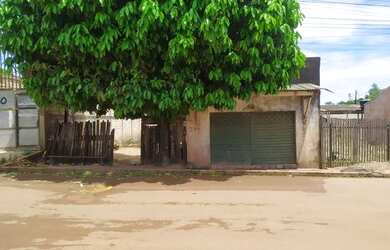 Imagem: A casa possui 3 Dormitórios e está localizado em Santarém