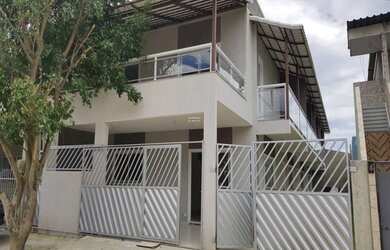 Imagem: A casa possui 2 Dormitórios, 2 Banheiros, 1 Vaga na garagem