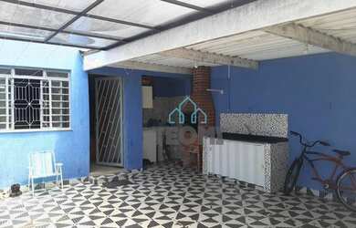 Imagem: A casa possui 2 Dormitórios, 2 Banheiros, 2 Vagas na garagem