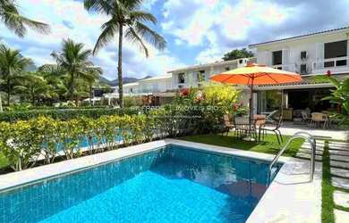 Imagem: A casa em condomínio possui 4 Dormitórios, 5 Banheiros, 1